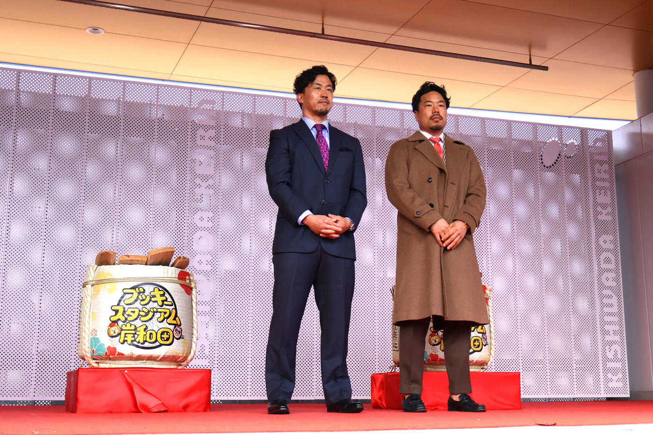 南修二（左）と古性優作は平塚GP後初めて地元ファンの前に姿を見せた（撮影・一　樹）