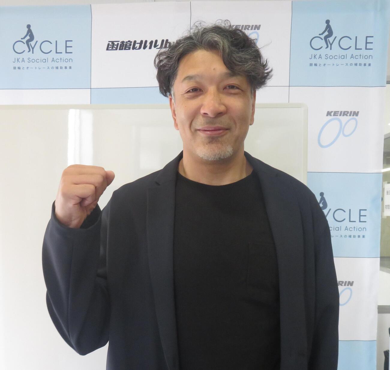腰痛が癒えたベテラン三宅達也が山崎賢人に食い下がる（撮影・栗田文人）