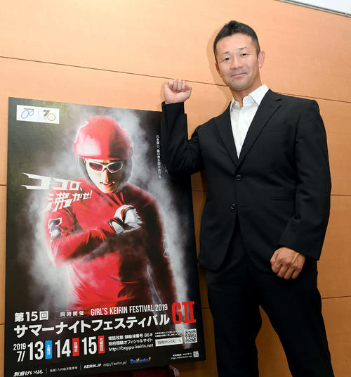 「第15回サマーナイトフェスティバルG2」のPRをする安東英博（撮影・たえ見朱実）