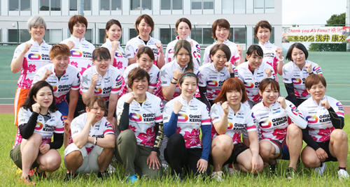 ガールズケイリンフェスティバルに出走する選手たち（撮影・梅根麻紀）