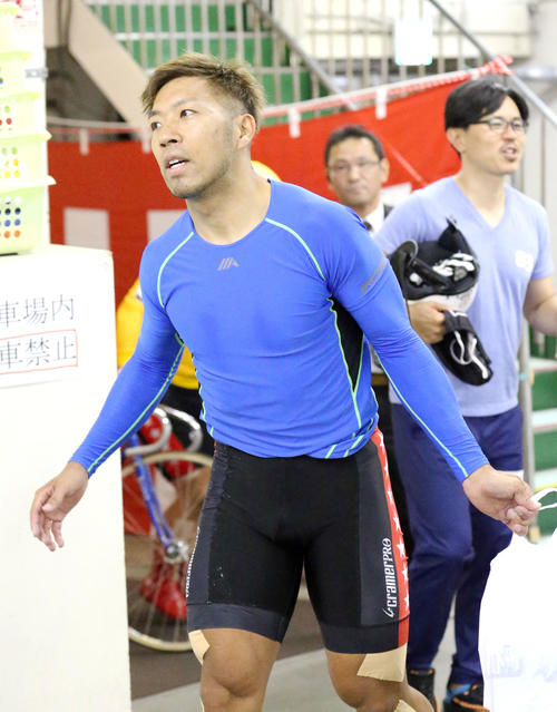 6R、1着の内藤秀久（撮影・上山淳一）