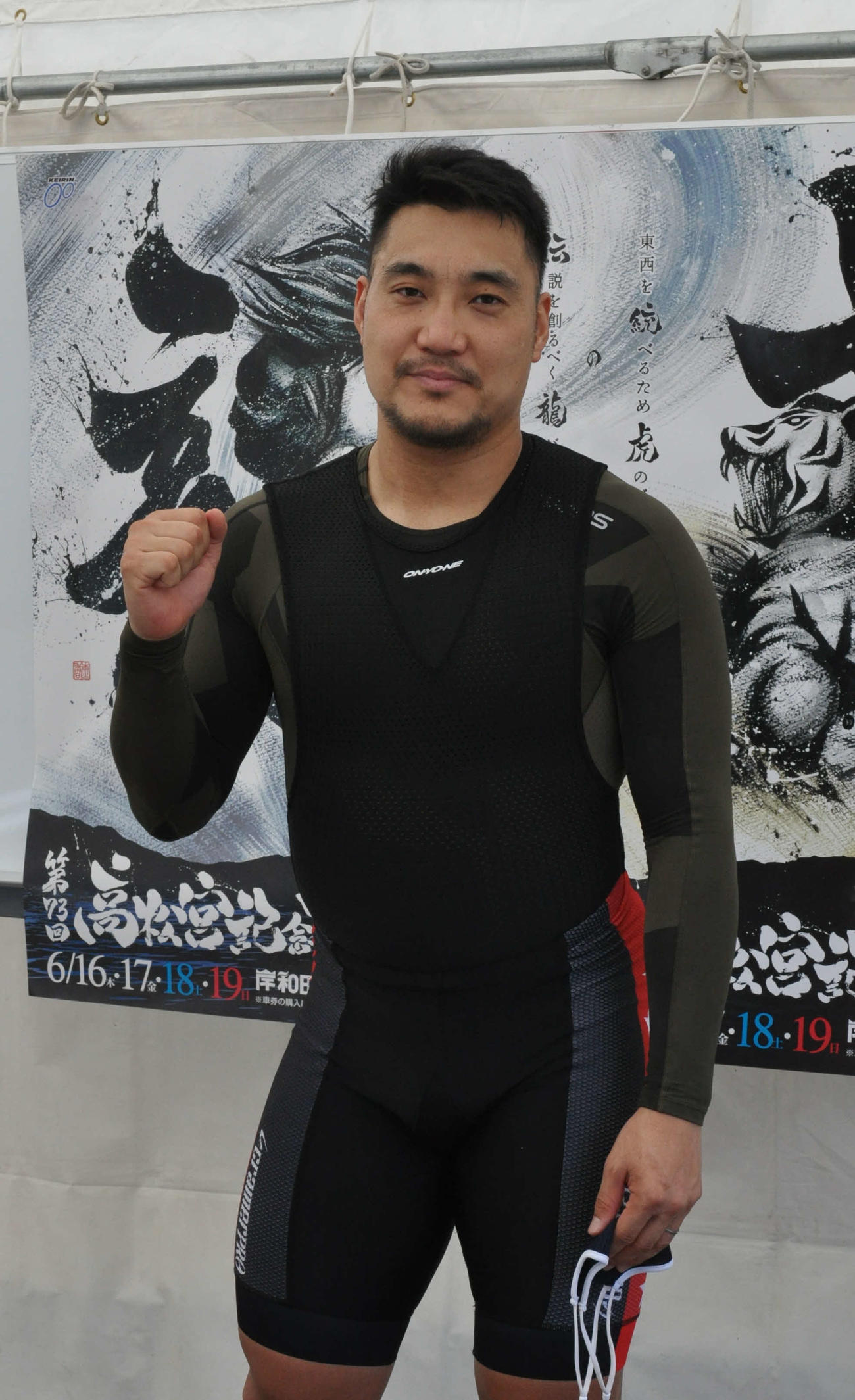 神山拓弥が真杉匠の仕掛けに乗り準決進出を決めた（撮影・山田敏明）