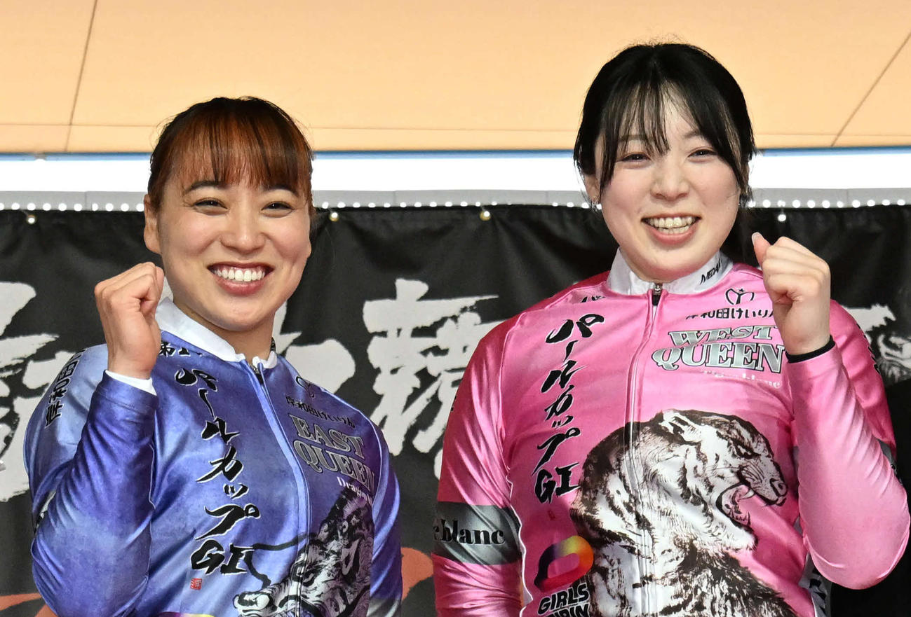 ガッツポーズで健闘を誓い合う久米詩（左）と児玉碧衣（撮影・石井愛子）