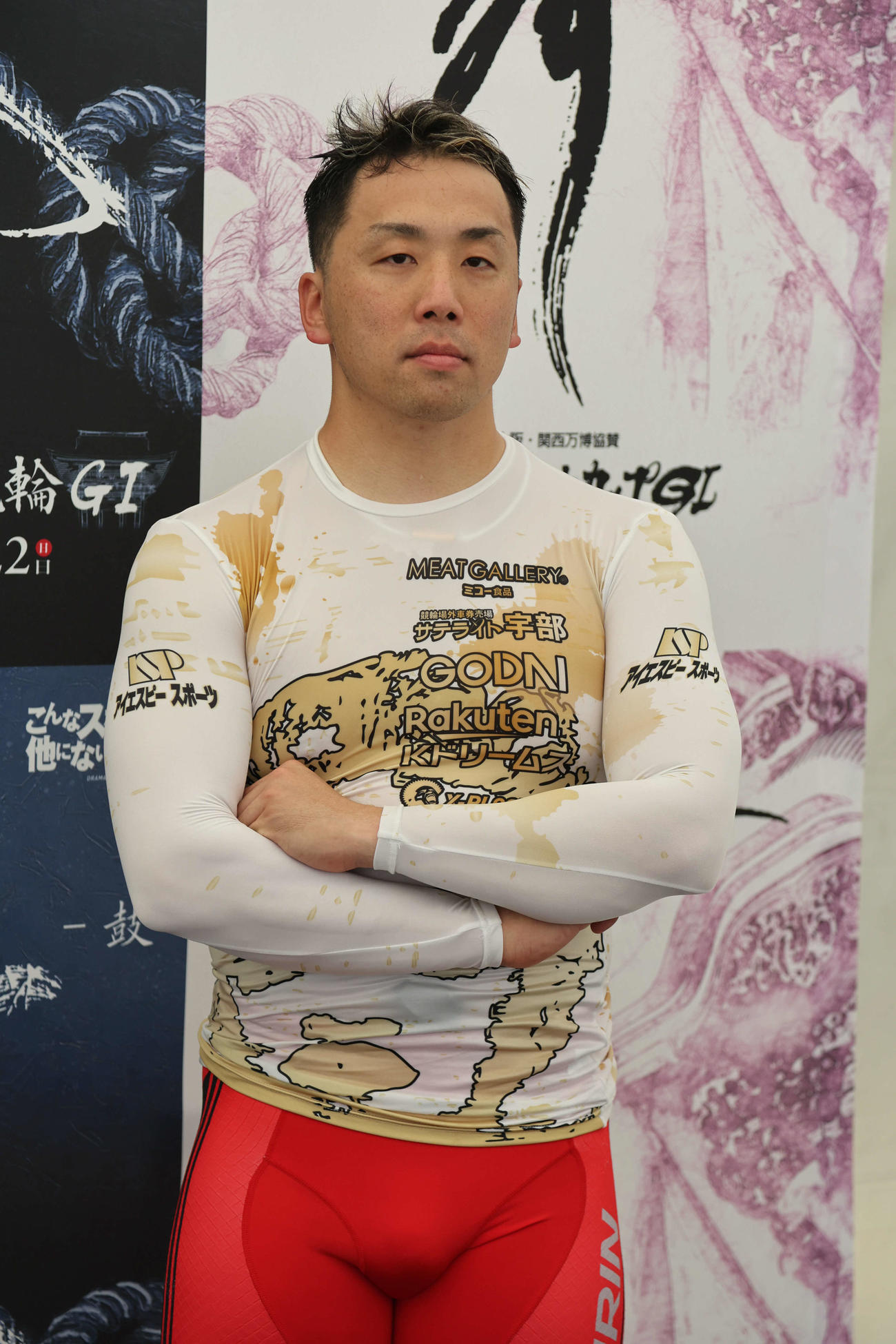 岸和田競輪4日目　11R白虎賞2着の清水裕友はポーズをとる（撮影・西尾就之）