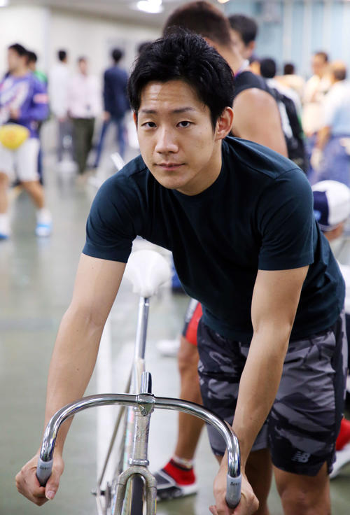 前検を受ける太田竜馬（撮影・鈴木正人）