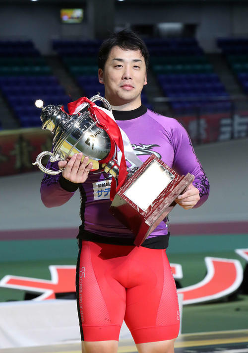 S級日競選理事長杯1着の清水裕友（撮影・鈴木正人）