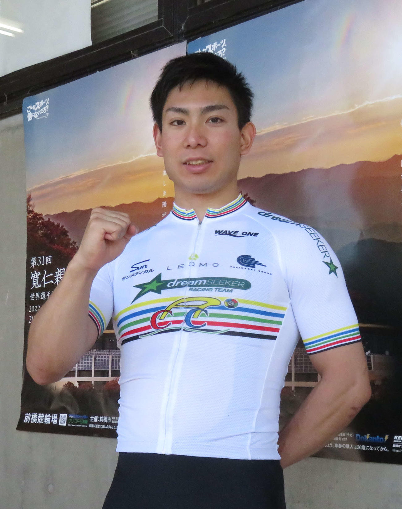 世界選帰りの疲れを見せず前検入りした小原佑太（撮影・野島成浩）