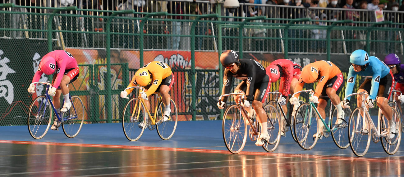 3日目11RS級準決、1着和田健太郎（2）、2着諸橋愛（4）、3着河端朋之（8）（撮影・柴田隆二）