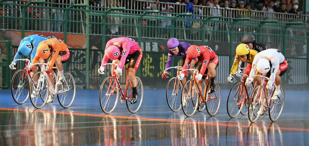3日目12RS級準決、1着小松崎大地（8）、2着渡部幸訓（7）、3着犬伏湧也（1）（撮影・柴田隆二）