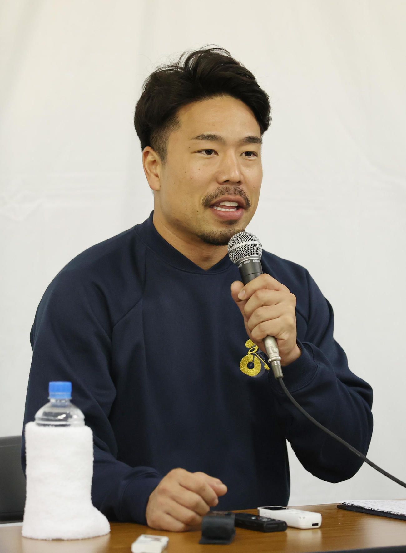 寛仁親王牌で優勝した古性優作は会見する（撮影・柴田隆二）