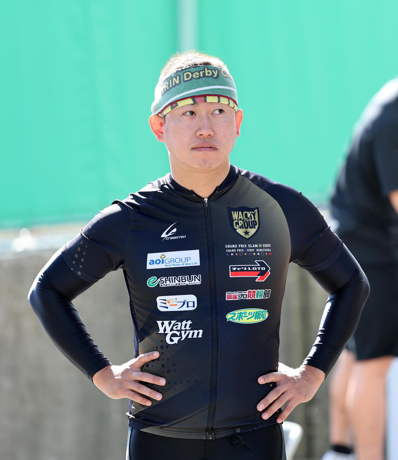 アップに向かう脇本雄太（撮影・鈴木正人）