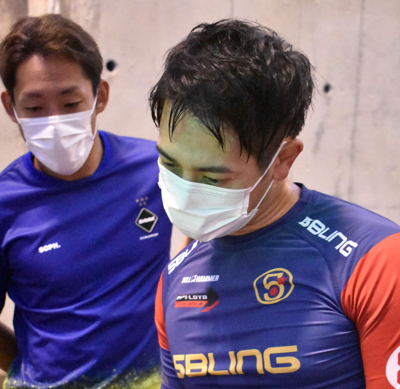 松浦悠士は出来のいい太田竜馬(左)に全権をゆだねた