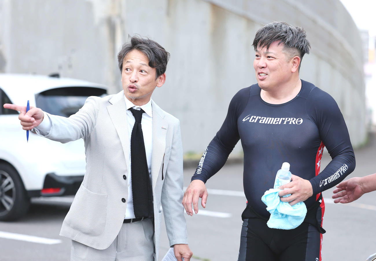 ヤマコウ（左）が準々決勝で期待する荒井崇博