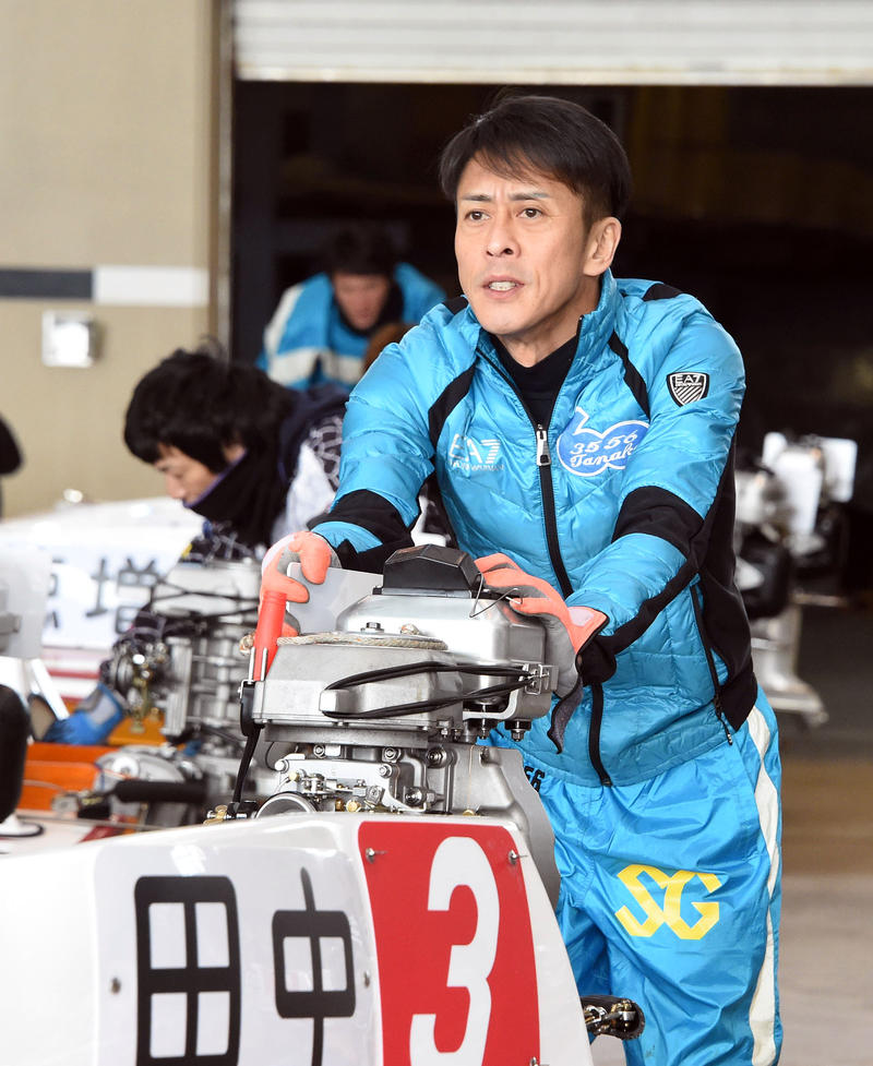 競艇】【ボートレース】田中信一郎選手サイン入りカーボンヘルメット 競艇】【ボートレース】田中信一郎選手サイン入りカーボンヘルメット