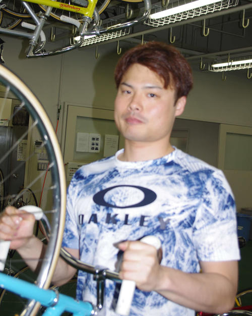 バック27本の栗田万生が4Rも主導権を握る