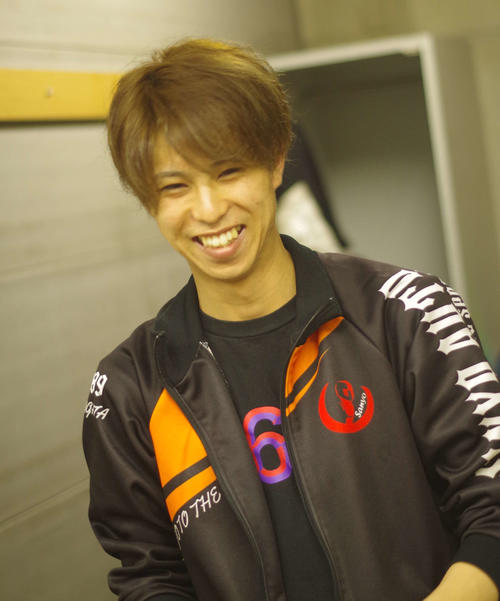 長田恭徳は初日6Rに出走。弟の雅也は8日飯塚4Rがデビュー戦。兄の威厳を見せつけたい