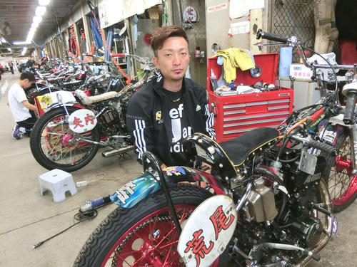準決の荒尾聡は得意の湿走路で圧勝した（撮影・海老原実）