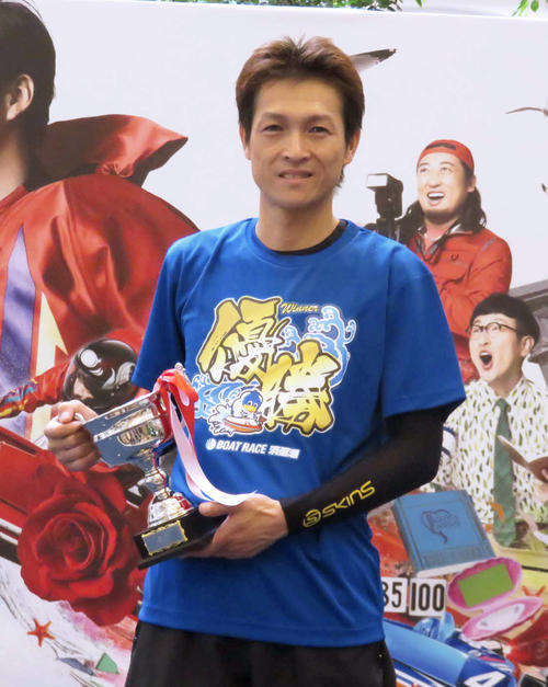 佐々木康幸がイン逃げで今年3回目の優勝を決めた（撮影・工藤浩伸）