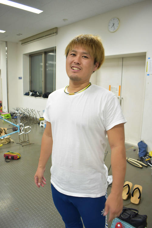 伊藤拓人は吉元大生を差し切りドヤ顔（撮影・松井律）