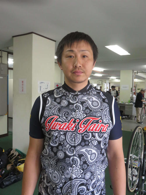 自力に戻した房州輝也が単騎で一発を狙う（撮影・中野公博）