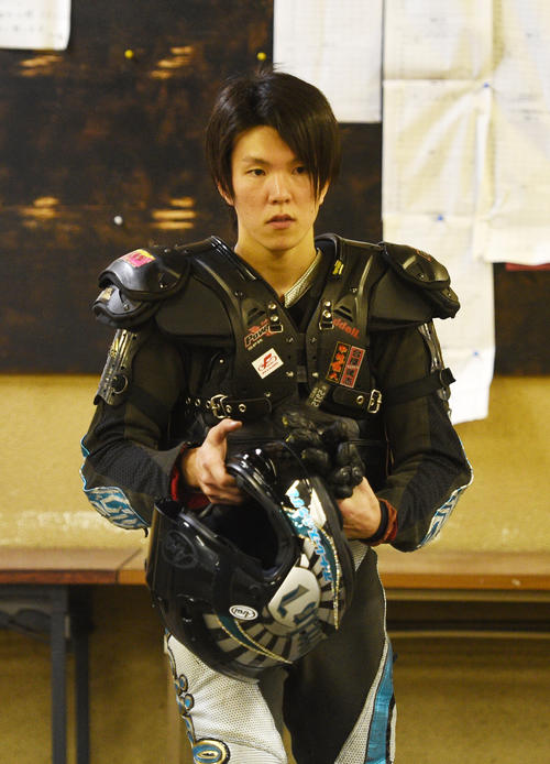 優勝戦12R、優勝戦に向かう鈴木圭一郎（撮影・柴田隆二）