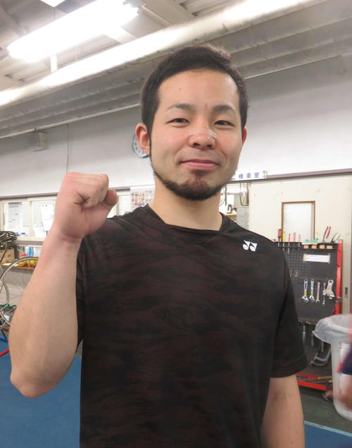 デビューは初Vを狙う新人古賀勝大（撮影・栗田文人）