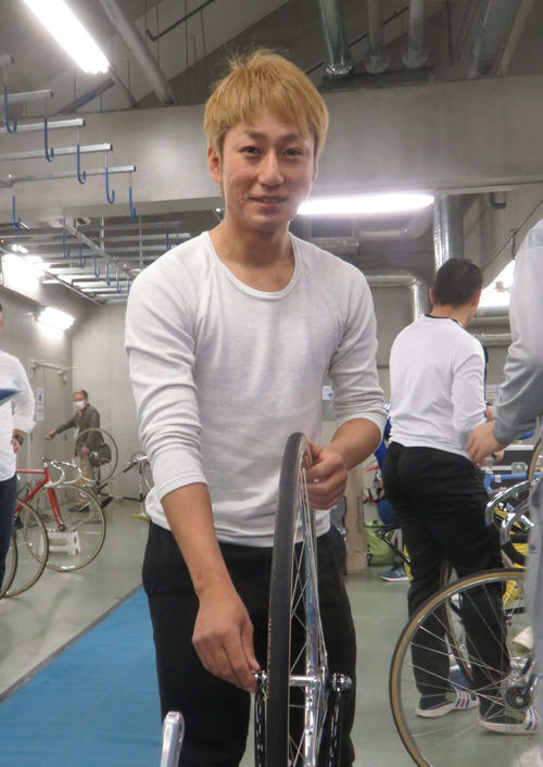 思い出の地で一発を狙う泉慶輔（撮影・栗田文人）
