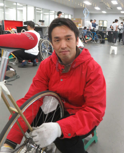 思い入れのあるバンクで活躍を誓う猪俣康一（撮影・栗田文人）