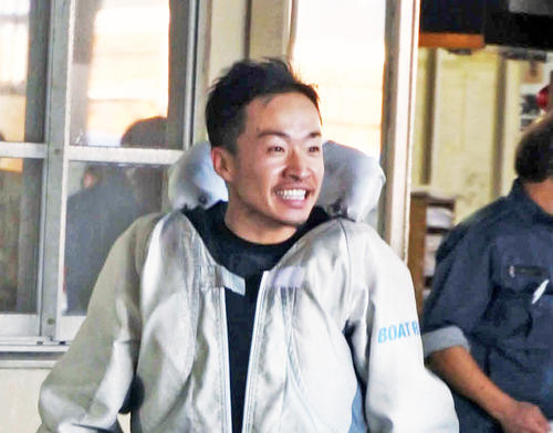 地元の山口剛が連勝発進。存在感の違いをアピールした（撮影・川尻将志）