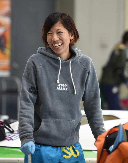 1R予選で2着の長嶋万記は笑顔を見せる（撮影・柴田隆二）