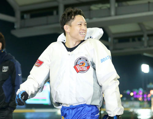 トライアル2nd1回戦12Rで1着の毒島誠（撮影・上山淳一）