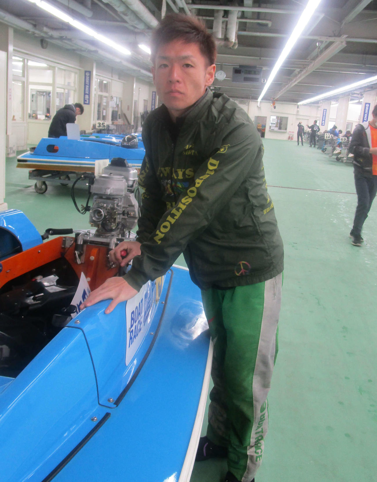 準優11R、鳴門巧者の塩田北斗が押し切りを狙う（撮影・奈島宏樹）