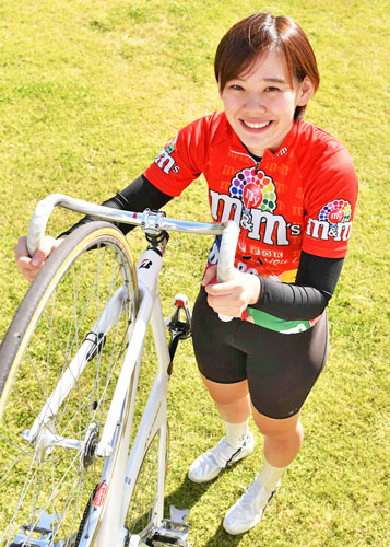 川崎競輪場で練習に備える