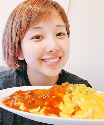 「どうぞ、召し上がれ」（撮影・岩崎ゆみこ）