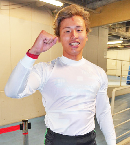 初戦で完全Vと早くも“良血”開花の山口拳矢