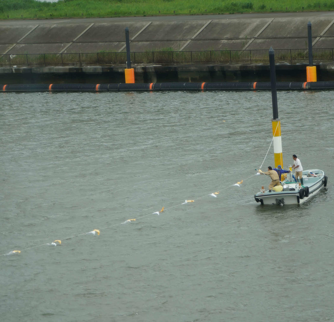 江戸川ボートのG2MB大賞の途中中止打ち切りが決まり、空中線を格納する作業が行われた