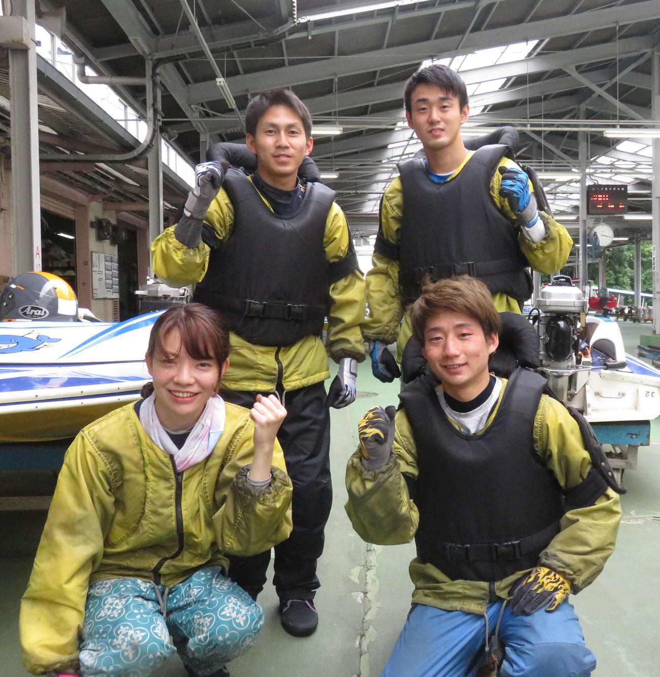 支部訓練に備える東京若手（前列左から中村かなえ、田嶋塁、後列左から堀越雄貴、仲航太）