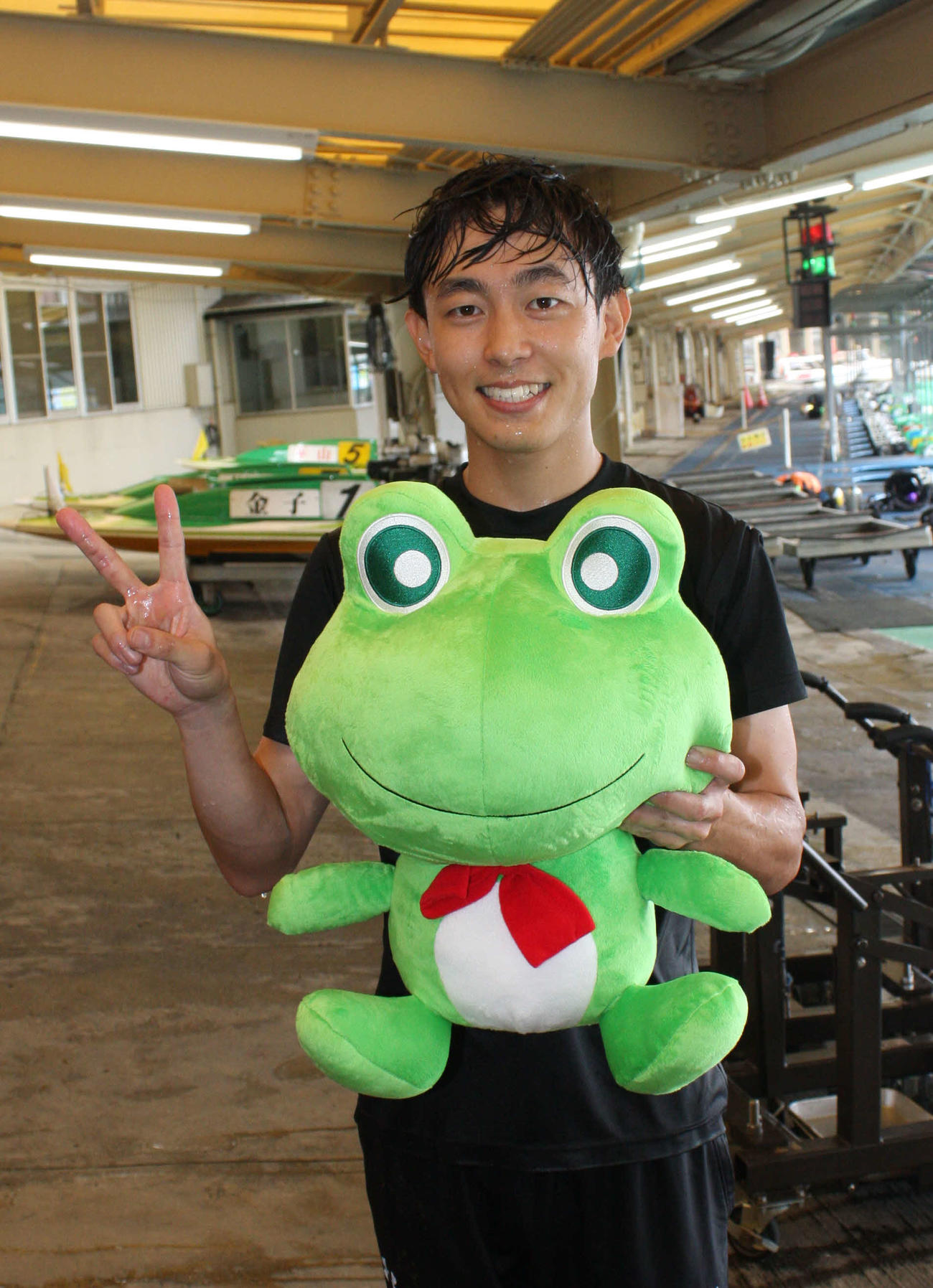 2RでG2初勝利を飾り水神祭を受けた大塚康雅（撮影・安井雅彦）