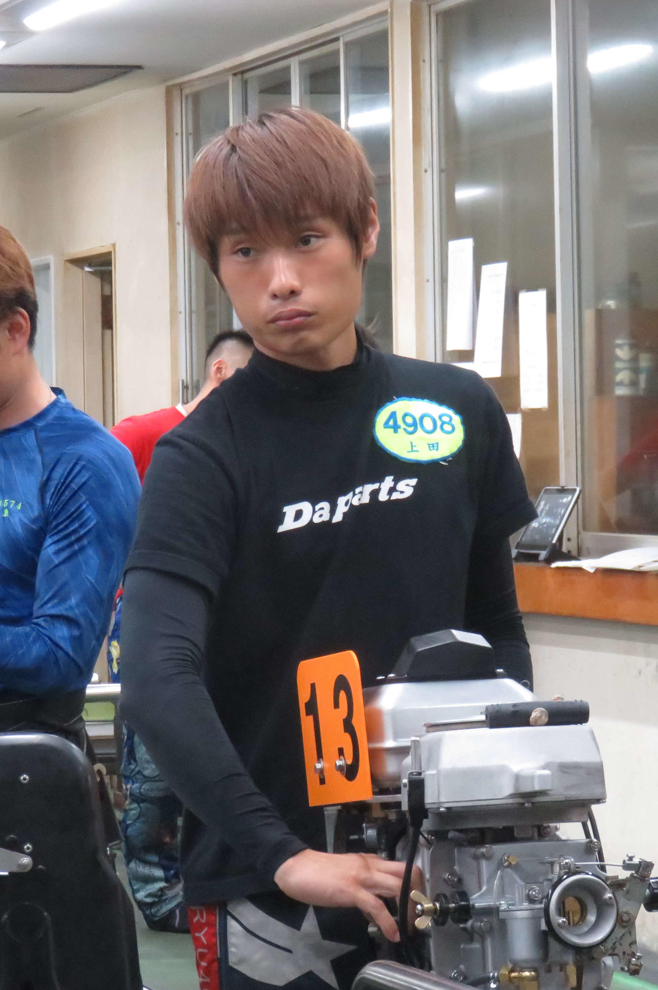 良機を示すオレンジプレートの13号機を引いた上田龍星