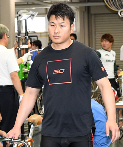 先行して3着に粘った松本貴治