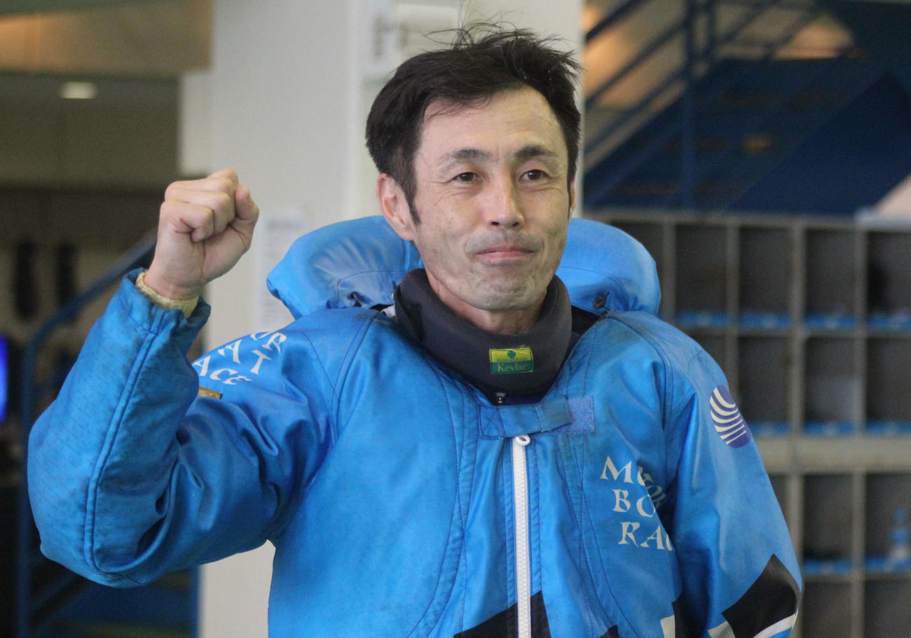 5日目7Rでまくり差しを決めて通算2000勝を達成した芝田浩治（撮影・中牟田康）