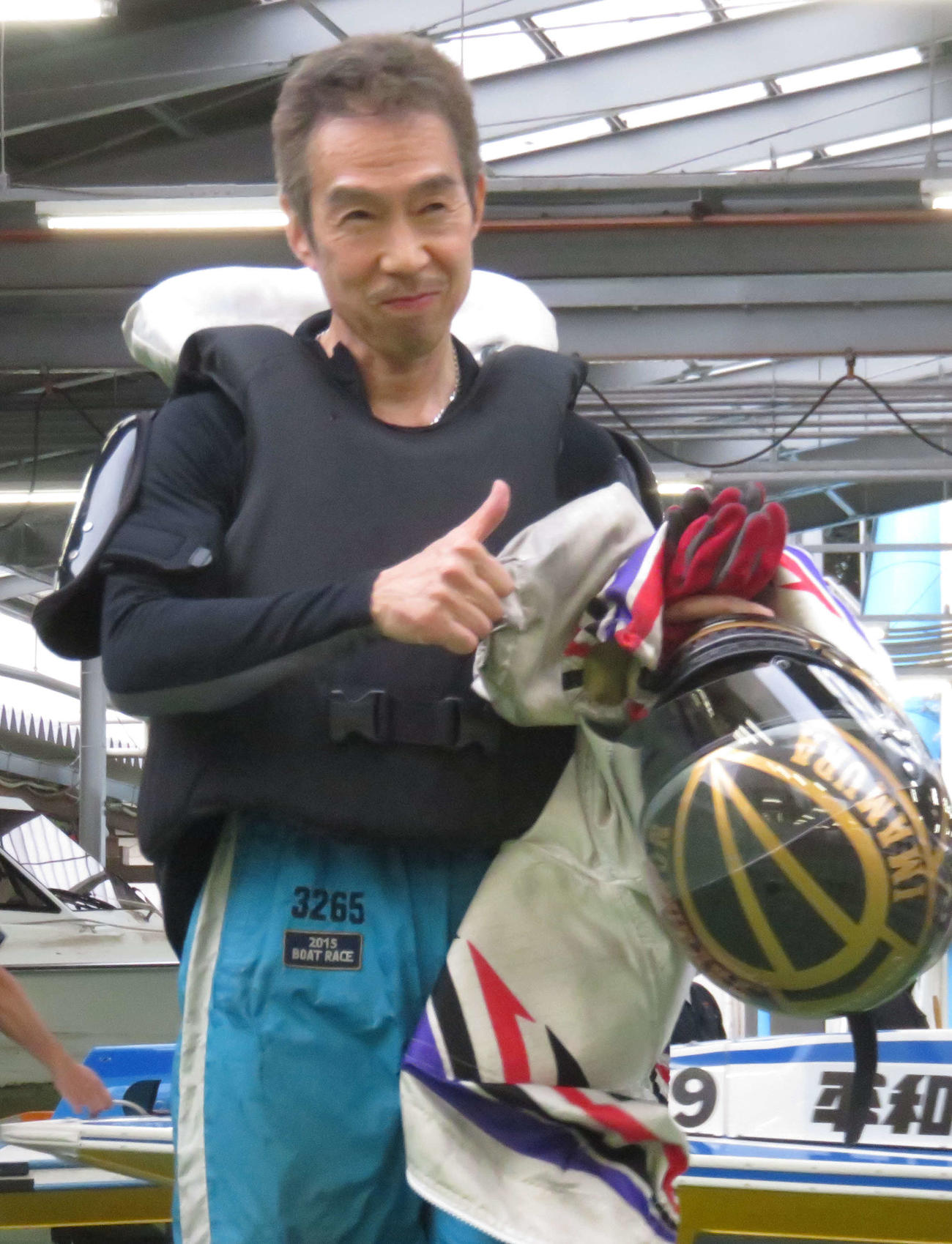 準優12Rで逃げて1着ポーズを作る今村暢孝