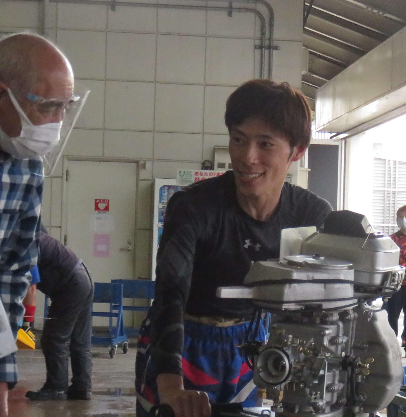 笑顔で取材に応じる田中和也