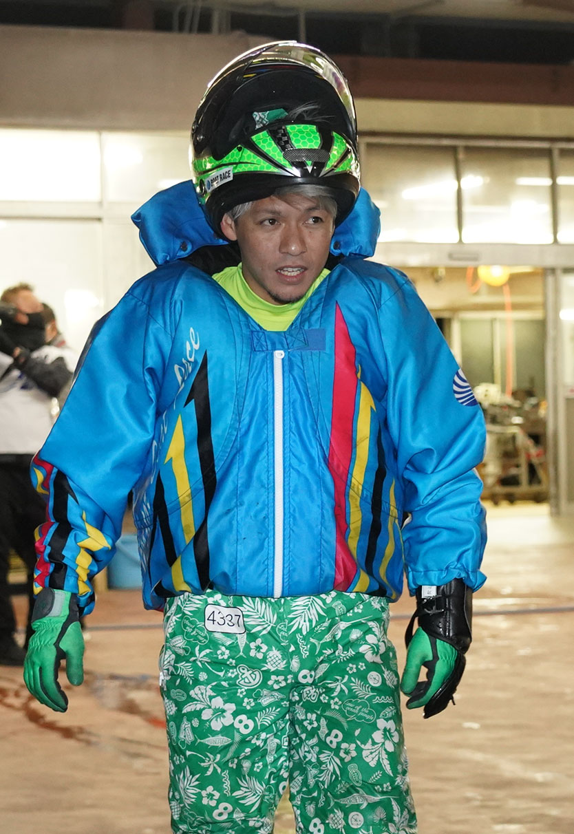 準優9Rで2着の平本真之（撮影・森本幸一）