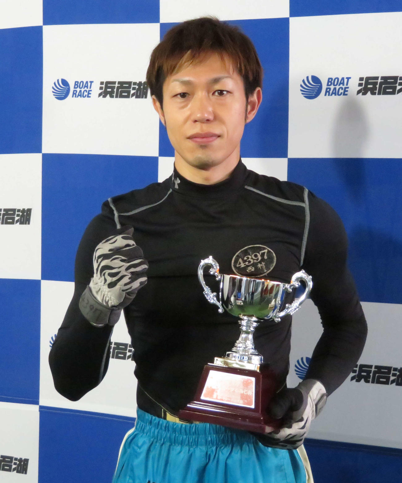 西村拓也が2M抜きで今年6回目の優勝を決めた。（撮影・古村亮）