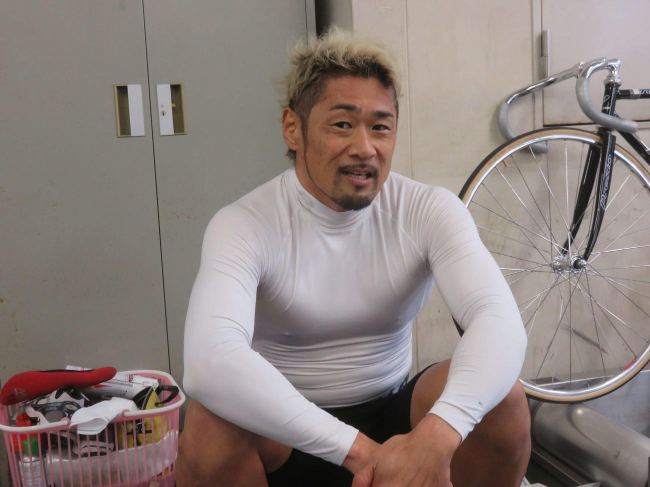 流れに乗っている北野武史が中近3番手から強襲を狙う
