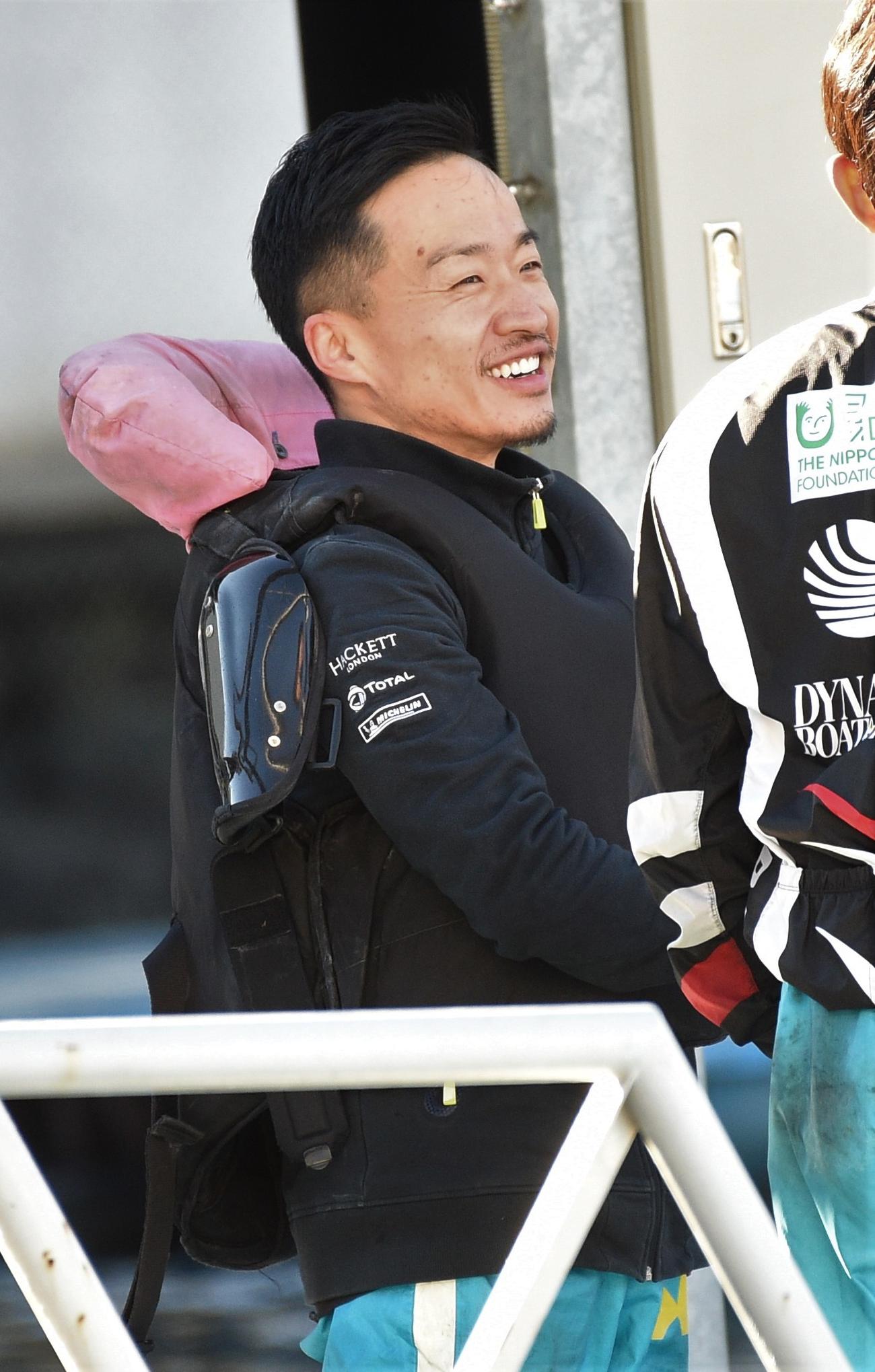 シリーズ戦2Rで1着の山口剛（撮影・柴田隆二）