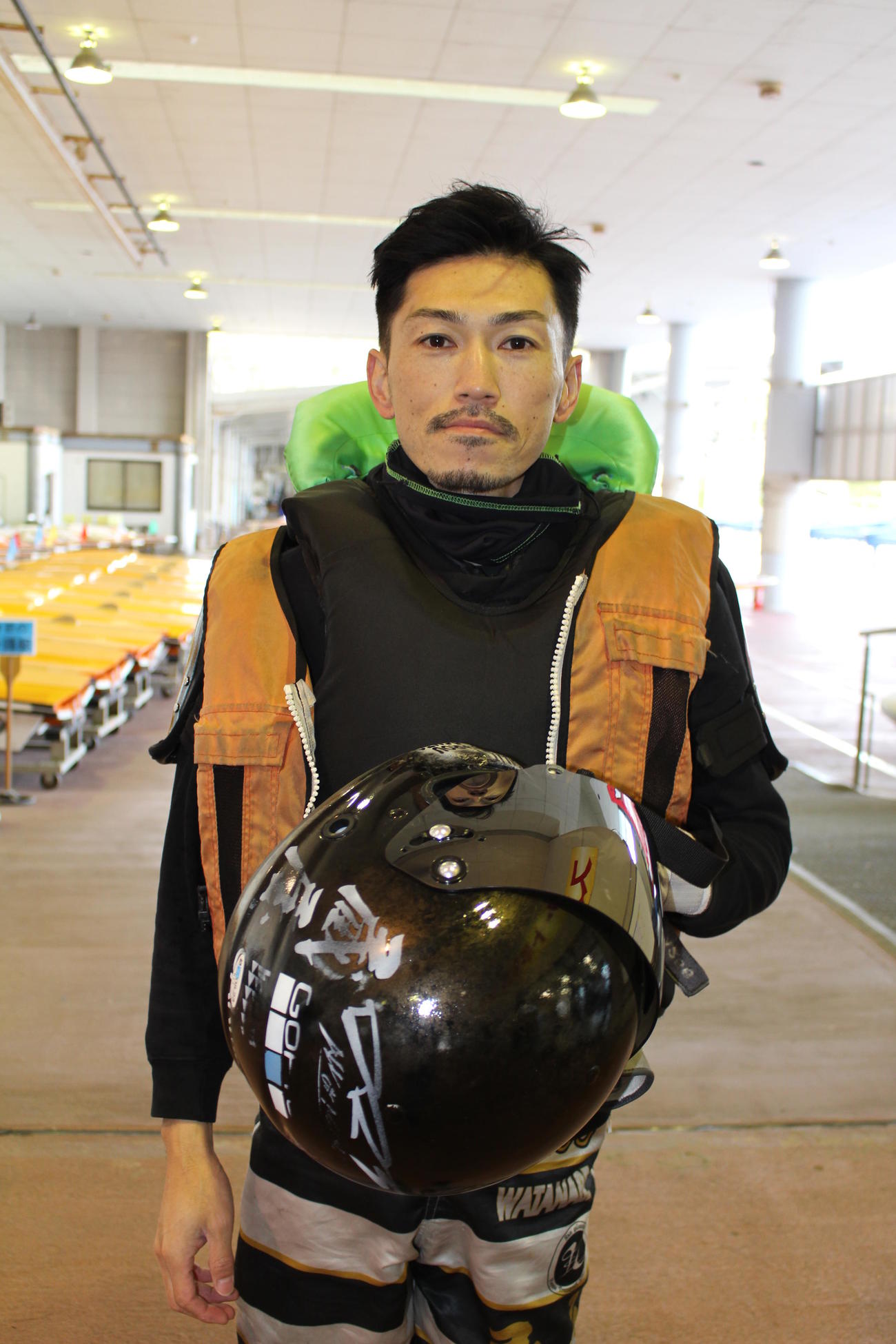 初日メイン12Rドリームレース、手応えつかんだ渡辺浩司がインから先手を取る（撮影・芹沢誠）