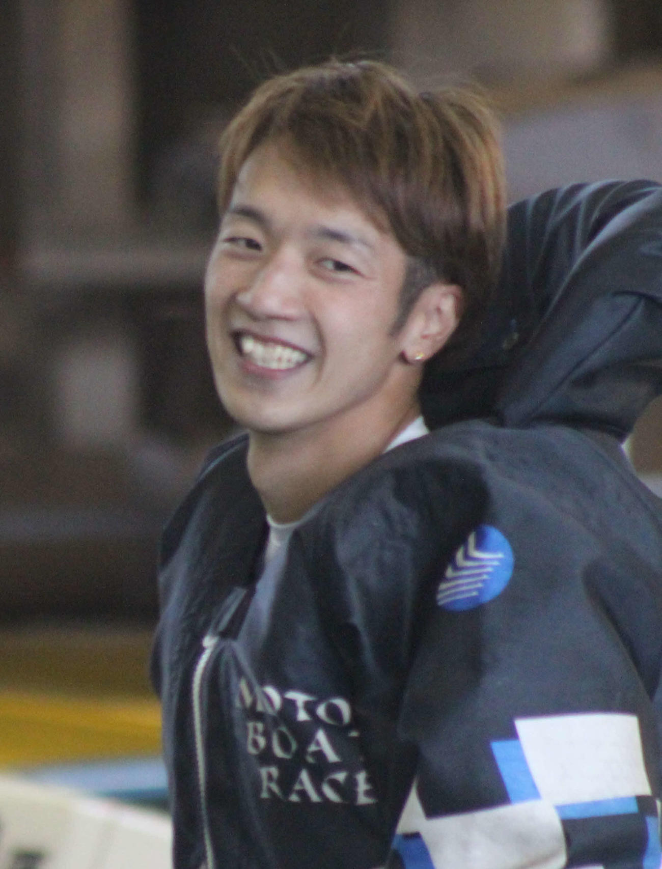 準優12Rは予選トップの上條暢嵩が豪快に押し切る