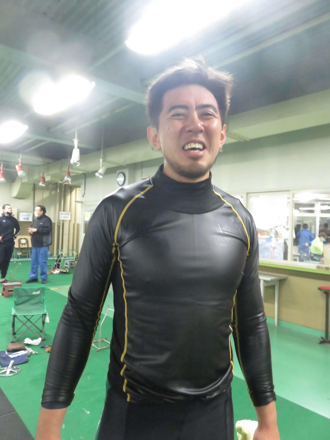 同期の在校NO・1との連係を喜ぶ太田剛司